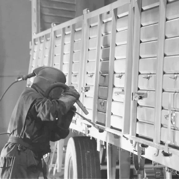 Operator protection in abrasive blasting