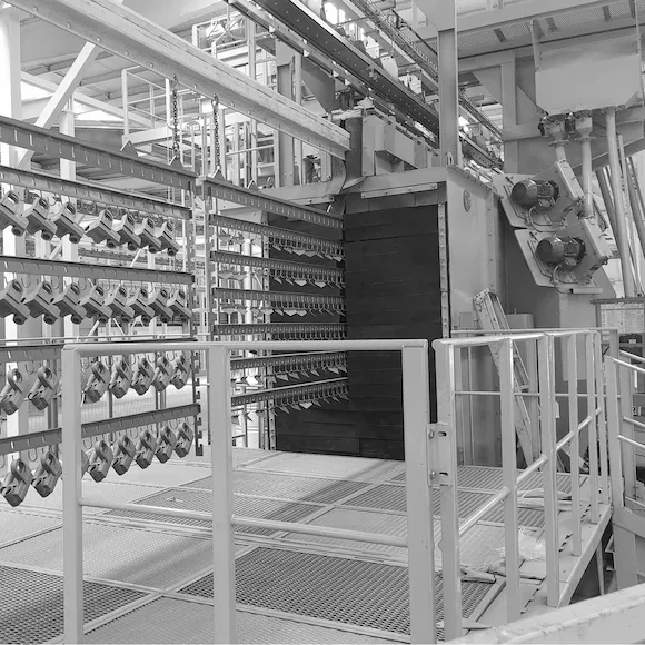 Shot blasting and phosphating: when they compete and when to combine them
