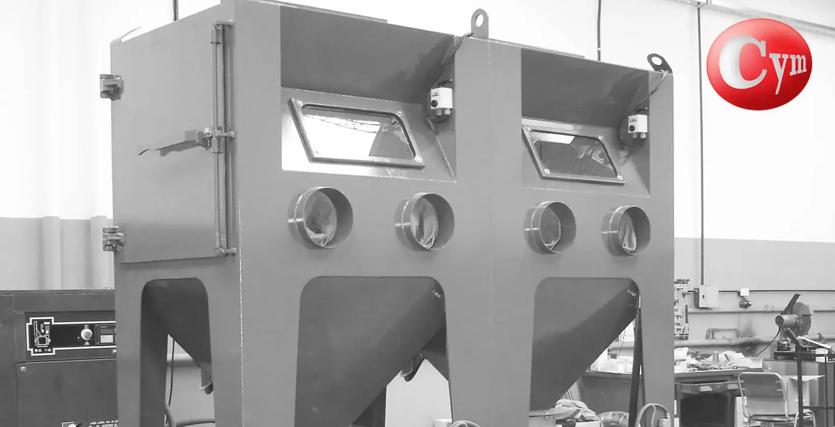 CYM CY1210P-DOBLE blast cabinet — two integrated cabinets with CY70P pressure pots — four gauntlet entries — CYM Materiales