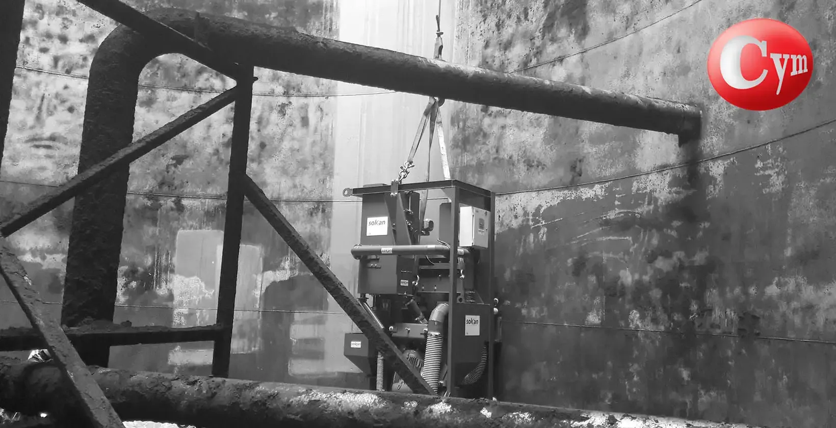 CYM Materiales portable wall blast machine inside storage tank, integrated dust collector 30 HP blast wheel