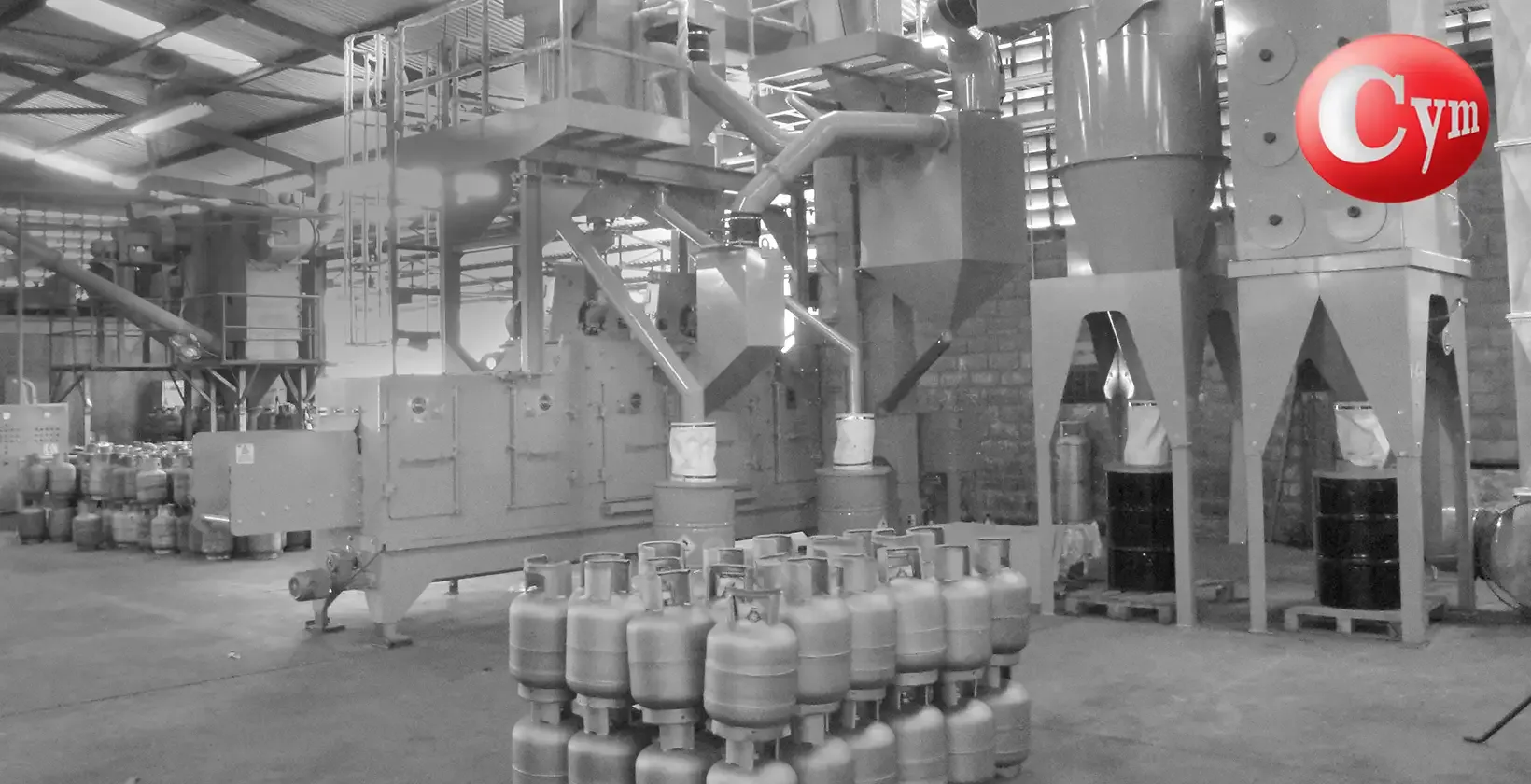 Granalladora GAR 600-RD CYM – instalación completa con silo, elevador de cangilones y colector · PDVSA, Venezuela
