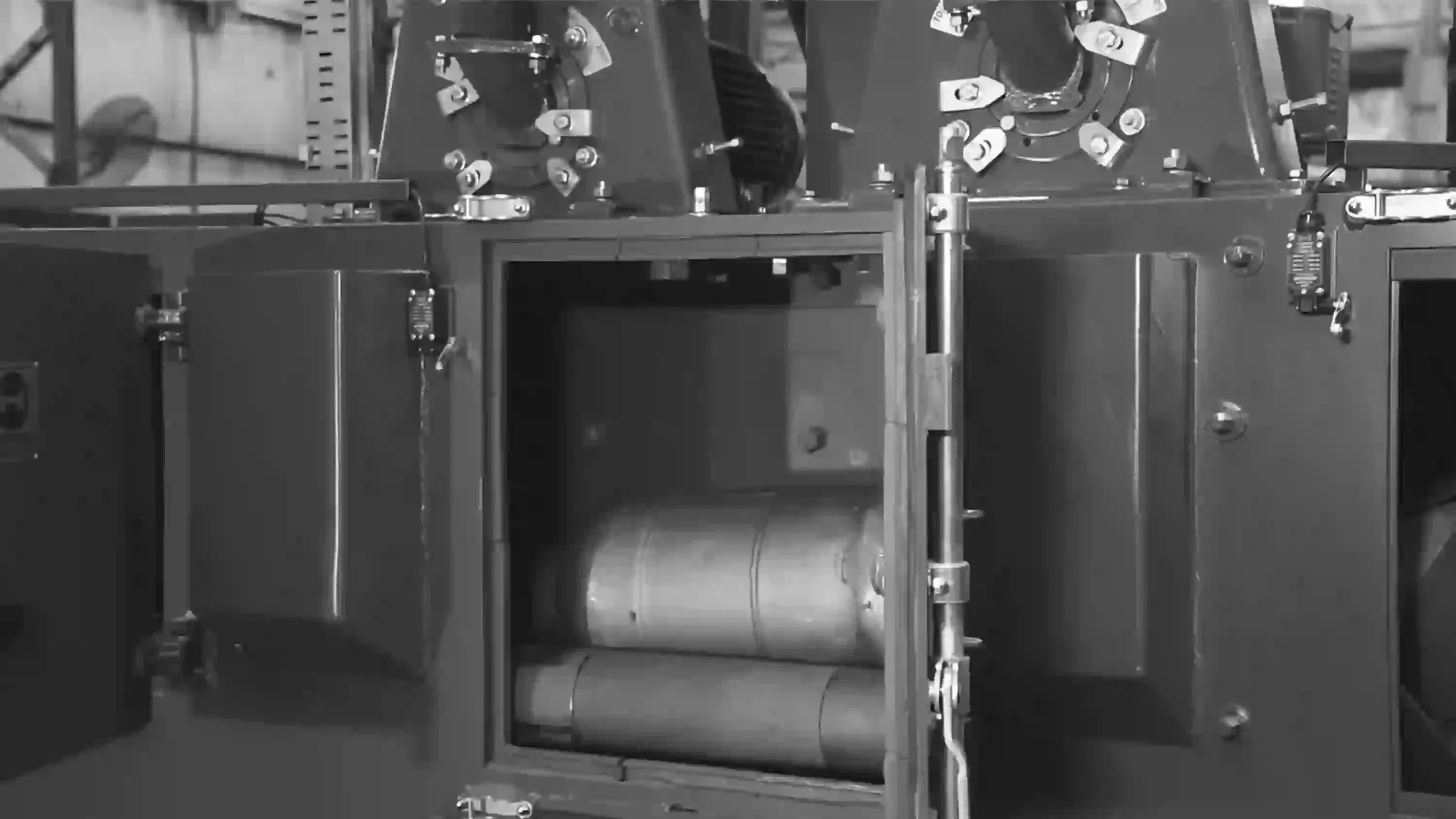 LPG and CNG cylinder shot blast machine