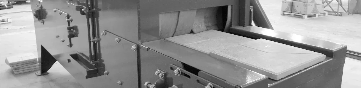 Shot blasting
natural stone and
concrete for texture