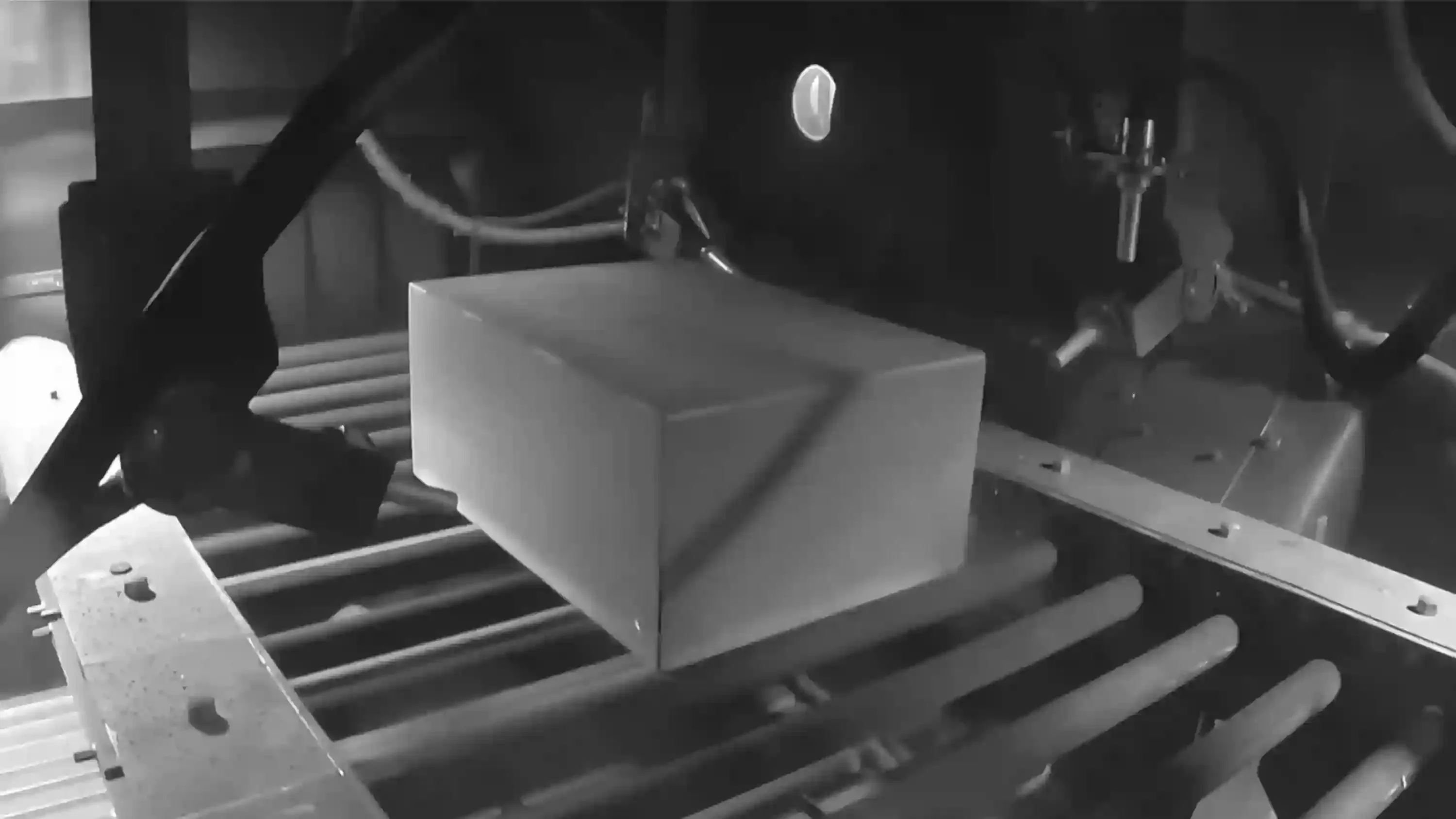 Automatic blast room with CNC manipulators for mining components
