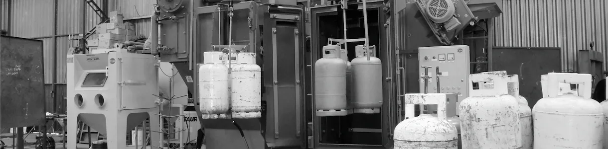 Hanger and satellite
LPG/CNG cylinder
blast machine