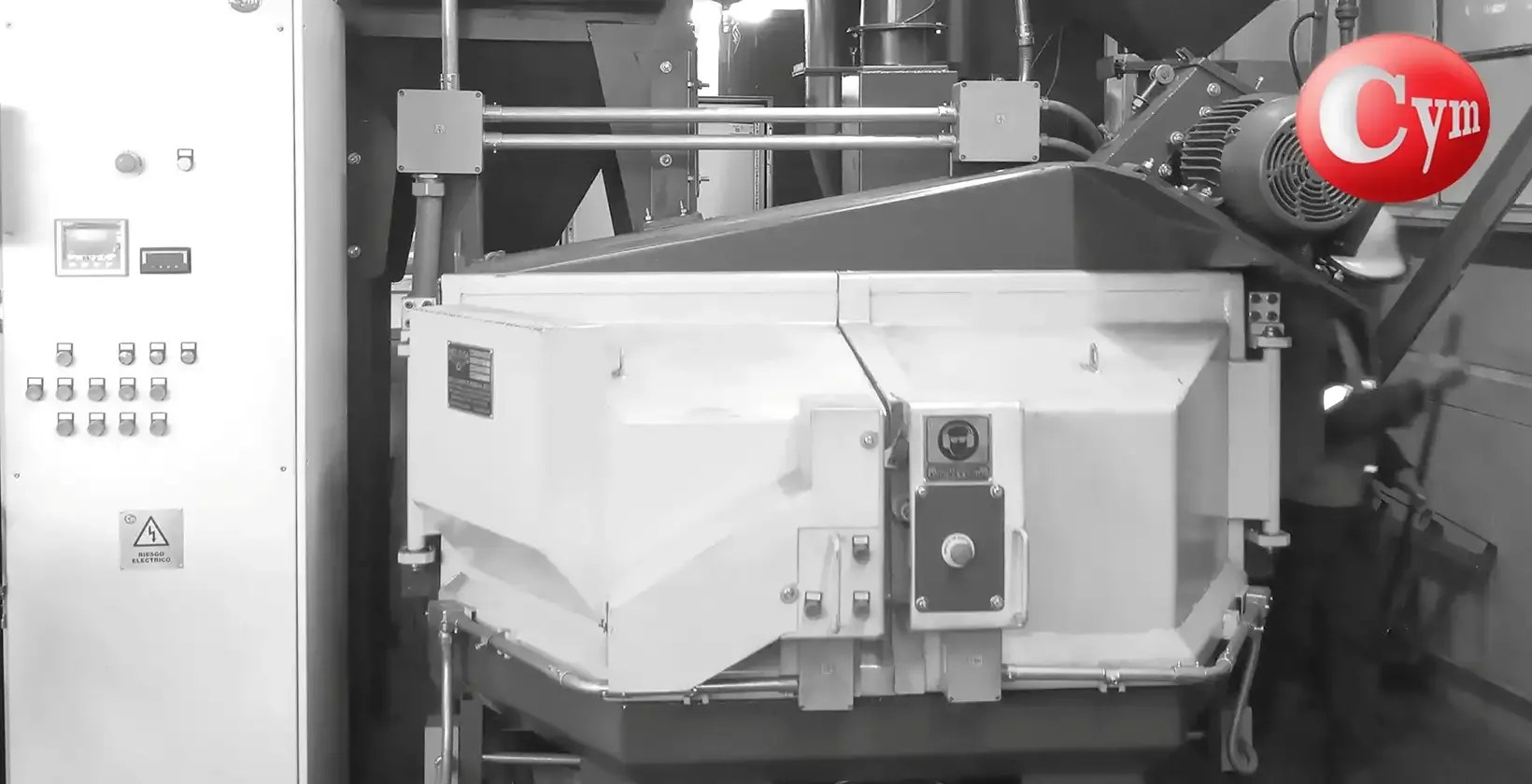 CYM rotary table blast machine — glass mold cleaning — Owens Illinois Monterey Mexico plant — CYM Materiales Argentina