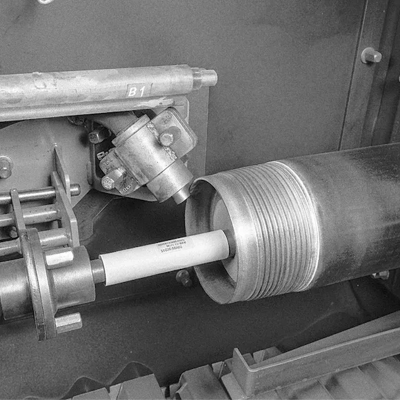 Suction or pressure blasting: which one suits the job