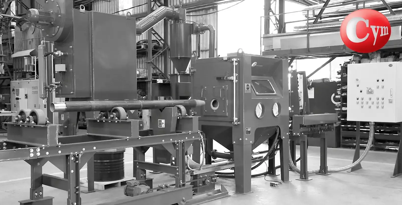 Equipo CYM shot peening roscas tubos de perforación — vista lateral — transportador rodillos — tablero eléctrico — PyP SRL