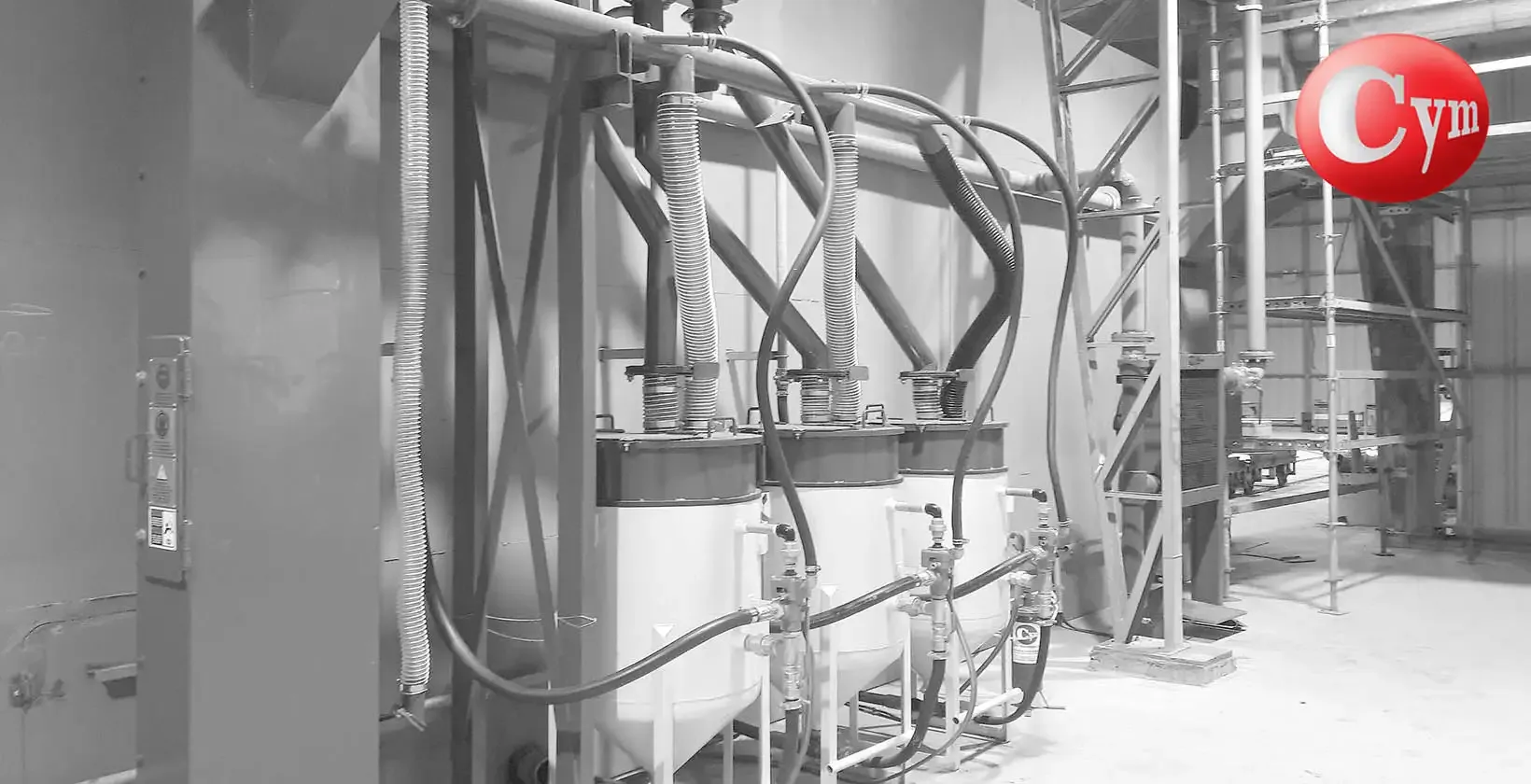 3 tolvas granallado CYM CY150DE control eléctrico despresurización — cuarto granallado naval hasta 10 kg/cm² · ASMAR, Chile